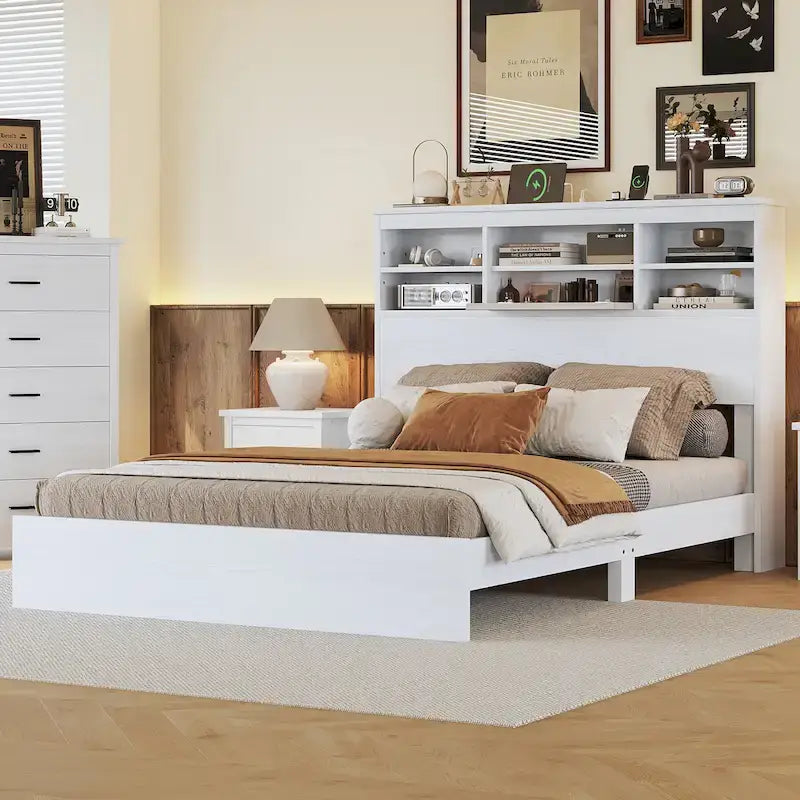 Lit plateforme vintage Queen Size avec tête de lit de rangement et station de charge