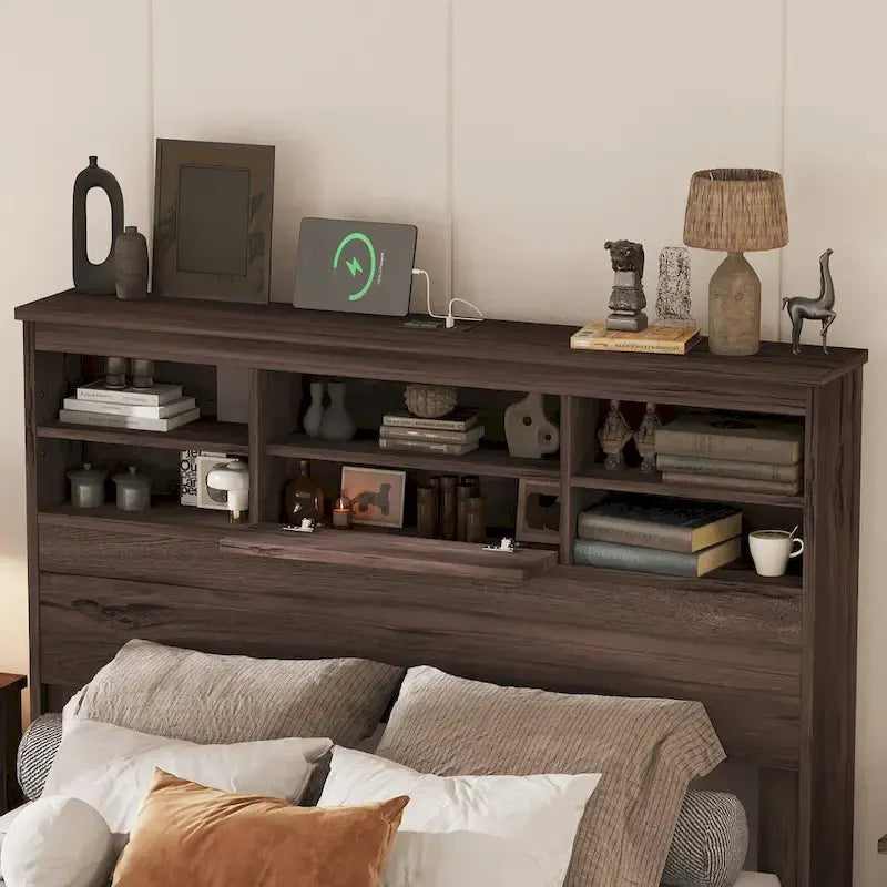 Lit plateforme vintage Queen Size avec tête de lit de rangement et station de charge