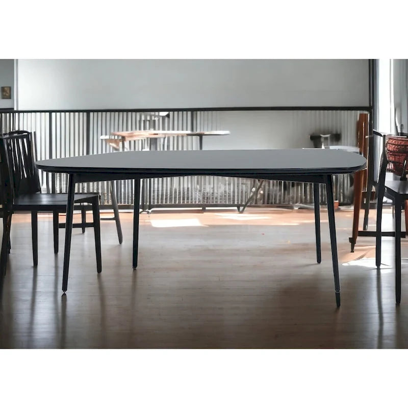 Table basse de forme libre en marbre noir et noir 47